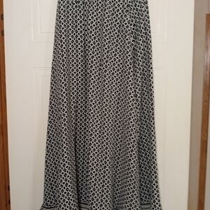 NWOT Max Studio Black and White A-Line Maxi Skirt